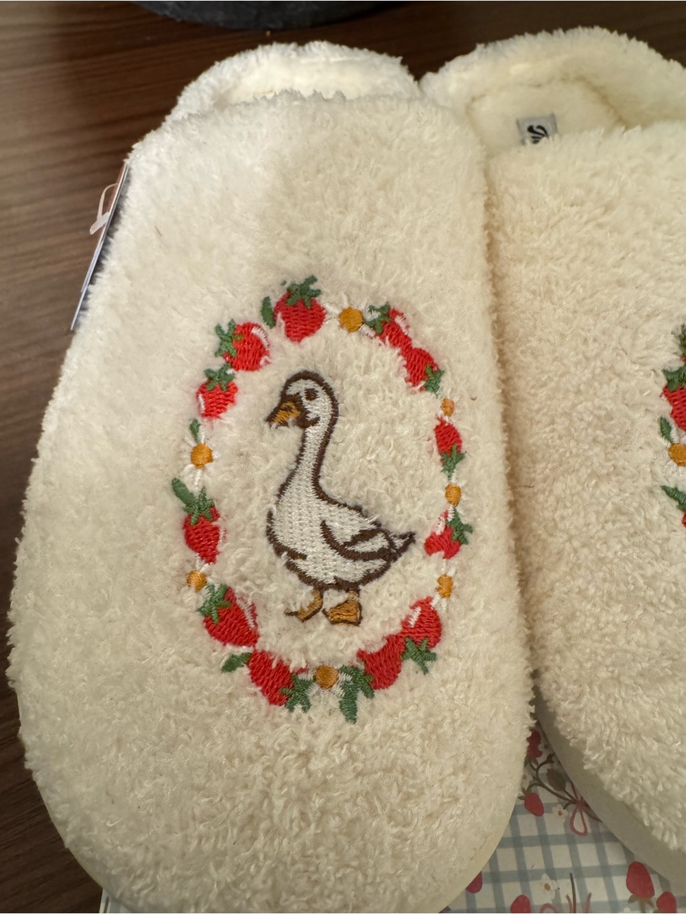 Cozy Cream Embroidered Duck Slippers - Picture 4 of 5